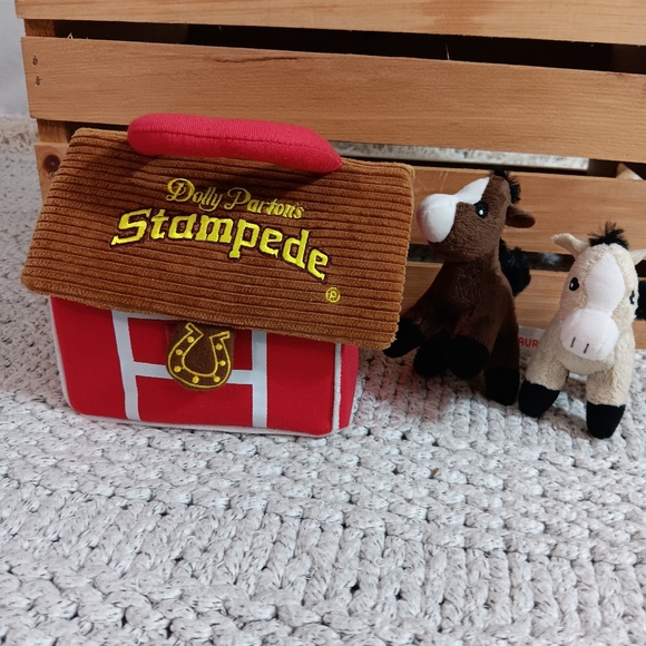 Aurora Other - Dolly Parton's Stampede Stable with Horses Set